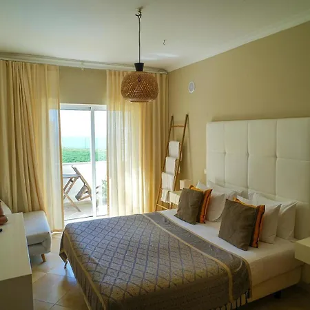 Arrifana Destination Couette-café