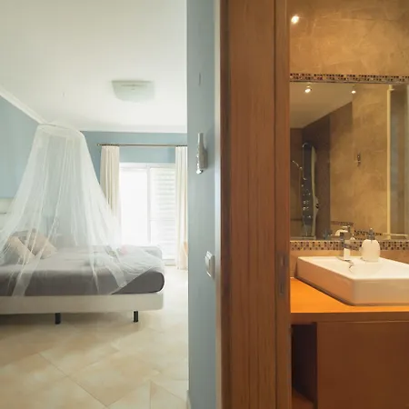 Couette-café Arrifana Destination 4*