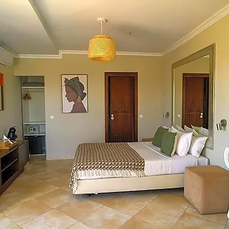 Arrifana Destination Bed & Breakfast 4*