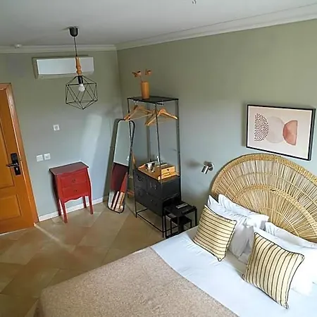B&B Arrifana Destination 4*