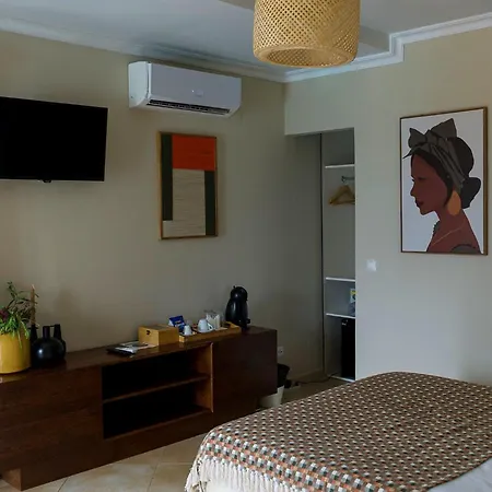 Alojamento de Acomodação e Pequeno-almoço Arrifana Destination 4*